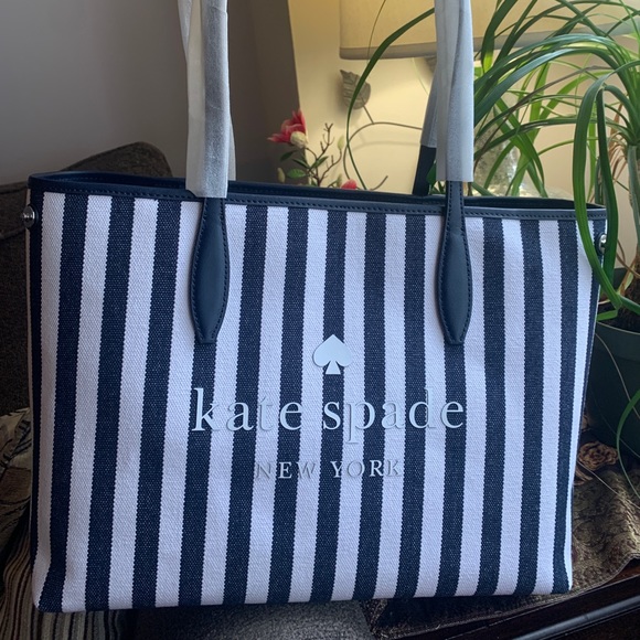 Authentic Kate Spade logo leather/Canvas zip tote - Picture 2 of 16